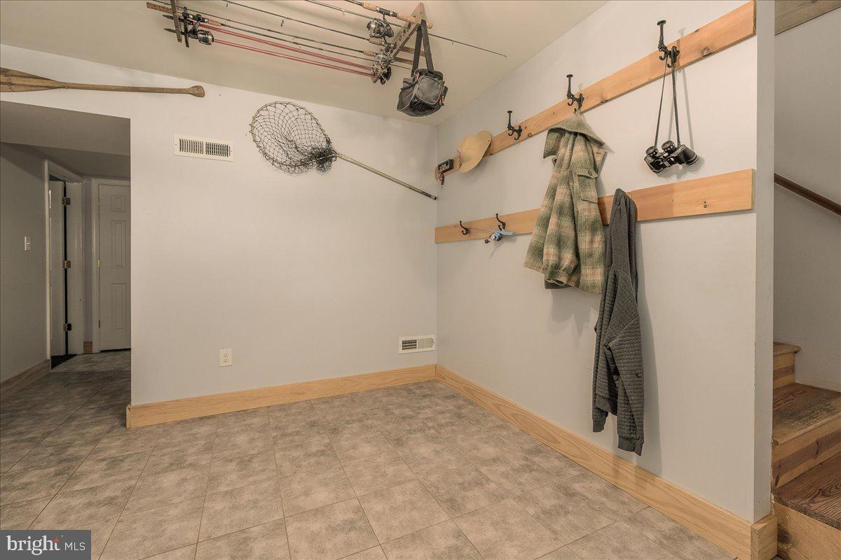 271 Comstock Drive Shepherdstown, WV 25443 - Photo 34 of 76 Foyer