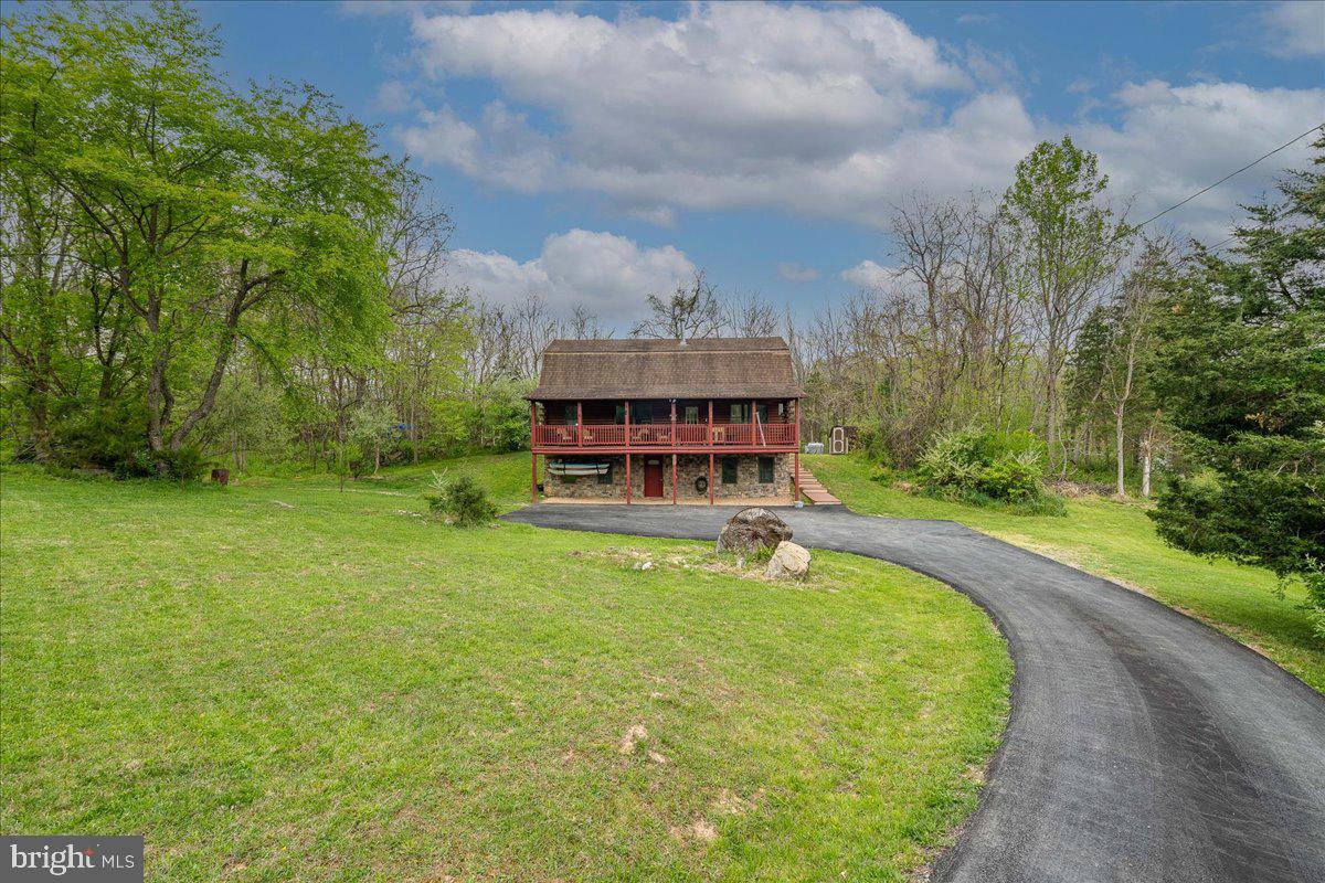 271 Comstock Drive Shepherdstown, WV 25443 - Photo 7 of 76 Front