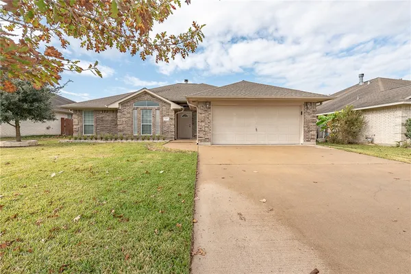 $2,300 | 1207 Portsmouth Court, College Station, TX 77845