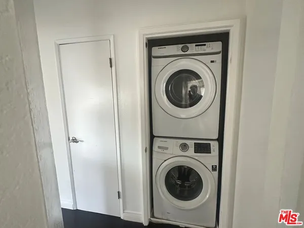 $6,595 | 36 Breeze Avenue, Unit 4, Venice, CA 90291