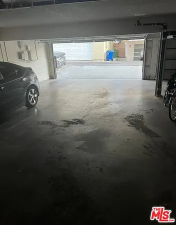 $6,595 | 36 Breeze Avenue, Unit 4, Venice, CA 90291