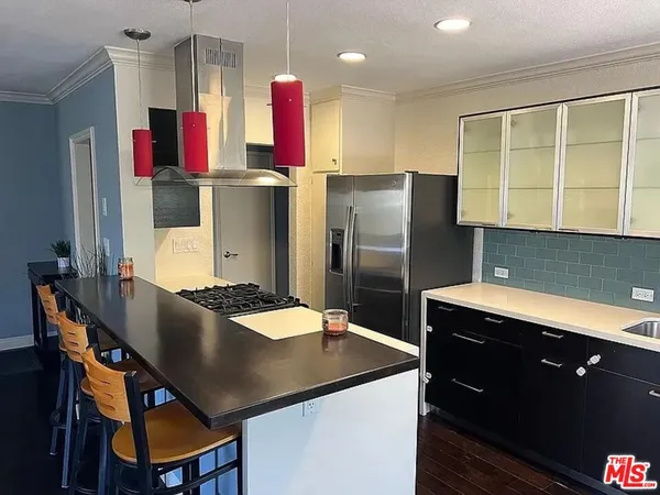 $6,595 | 36 Breeze Avenue, Unit 4, Venice, CA 90291