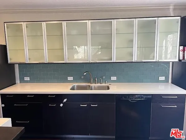 $6,595 | 36 Breeze Avenue, Unit 4, Venice, CA 90291