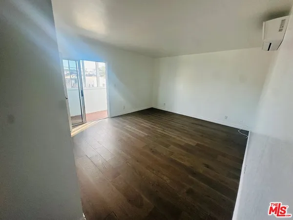 $6,595 | 36 Breeze Avenue, Unit 4, Venice, CA 90291