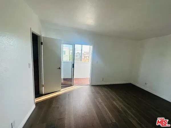 $6,595 | 36 Breeze Avenue, Unit 4, Venice, CA 90291