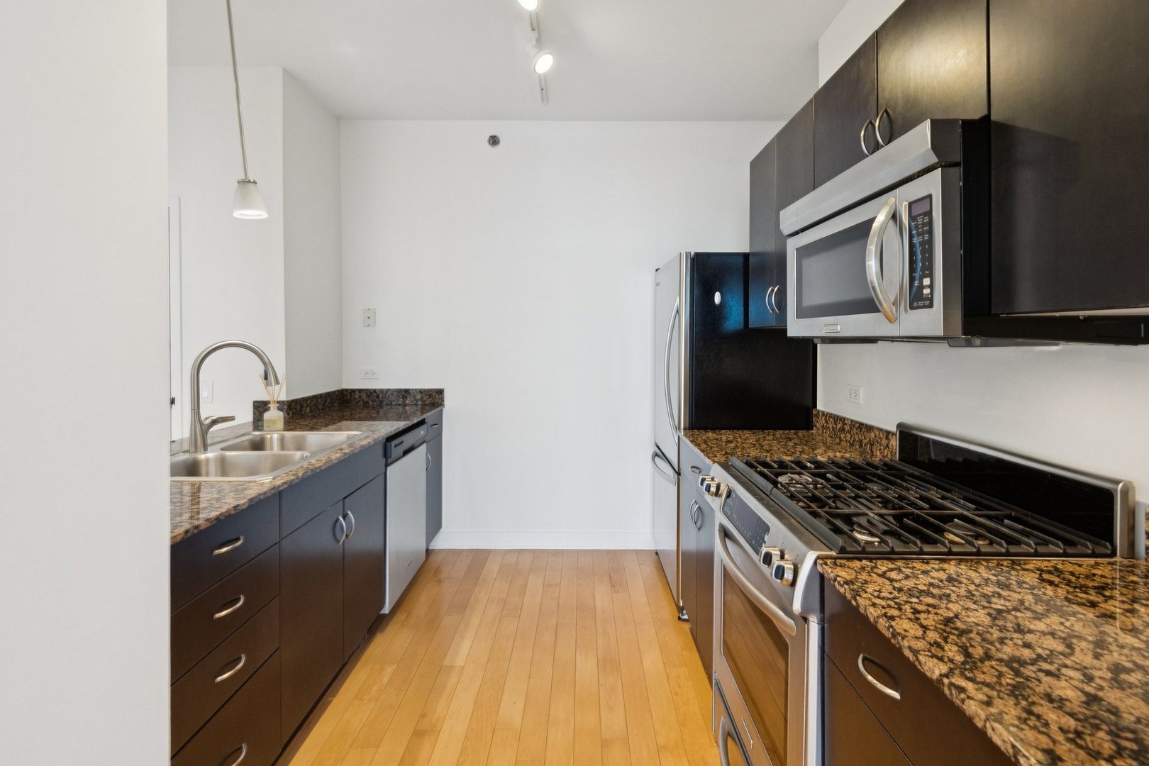 8 East Randolph Street, Unit 3102 Chicago, IL 60601 - Photo 12 of 20