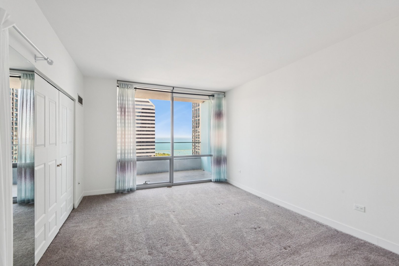 8 East Randolph Street, Unit 3102 Chicago, IL 60601 - Photo 13 of 20