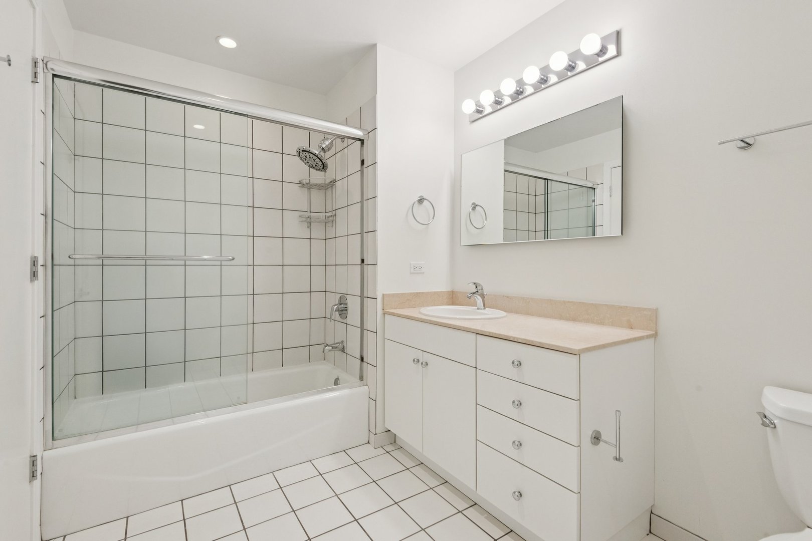 8 East Randolph Street, Unit 3102 Chicago, IL 60601 - Photo 16 of 20