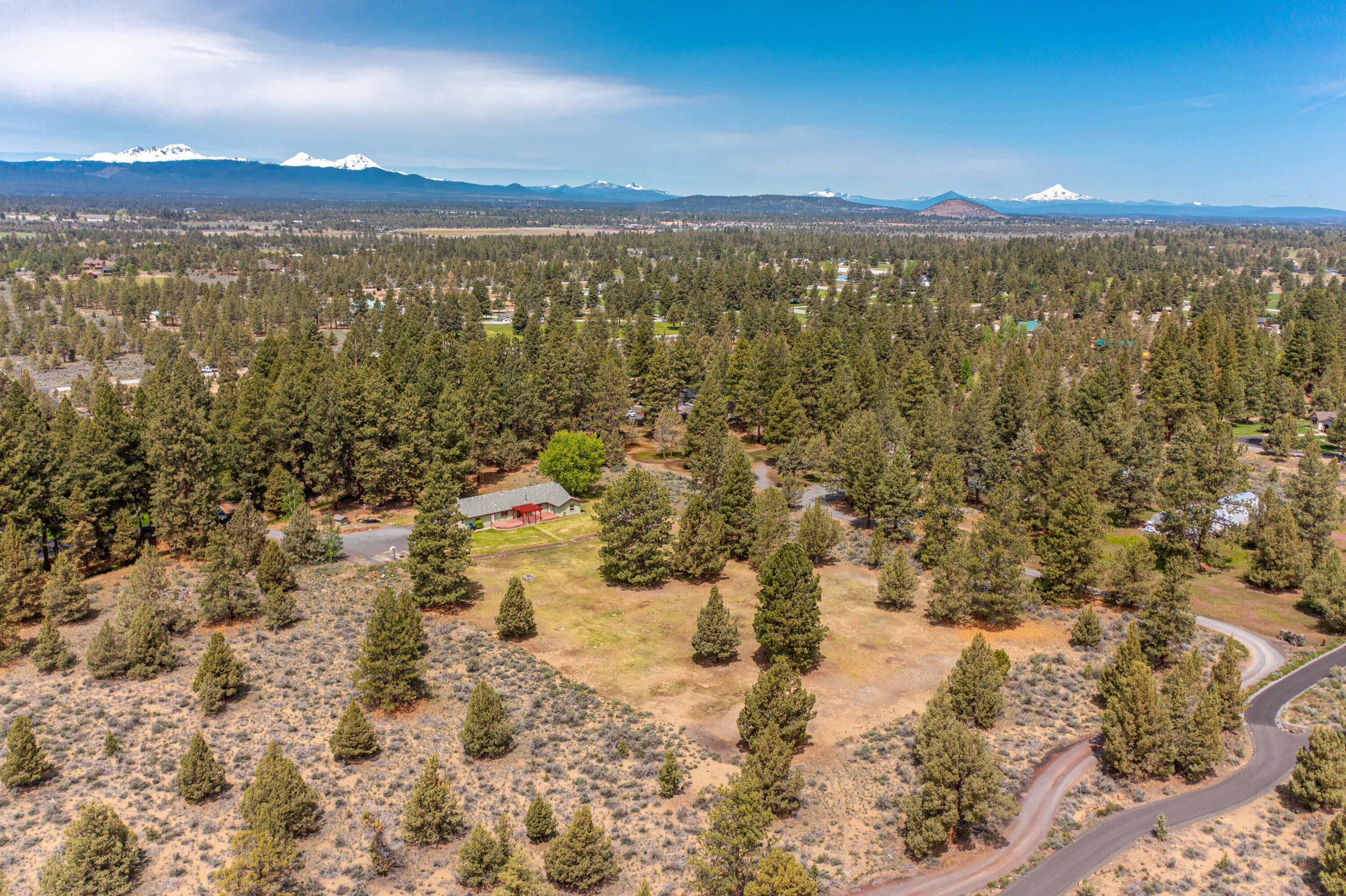 60518 Billadeau Road Bend, OR 97702 - Photo 53 of 57 96