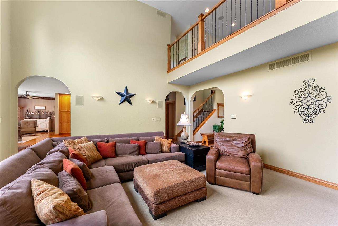 1402 Ridgeview Court Washington, IA 52353 - Photo 8 of 54 Gallery Image 8