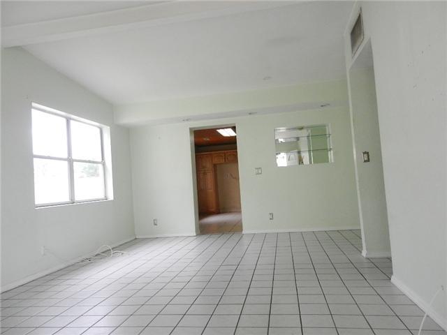 2392 Rue Road West Palm Beach, FL 33415 - Photo 3 of 14 Additional Photo