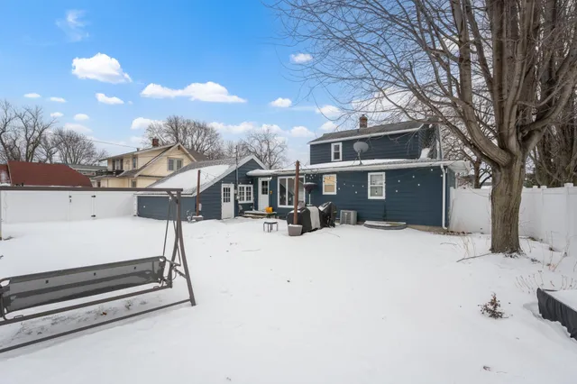 $235,000 | 308 1st Street Northeast, Hayfield, MN 55940