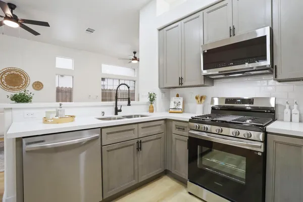 $689,500 | 230 Thomas Dehaven Lane, Tracy, CA 95376