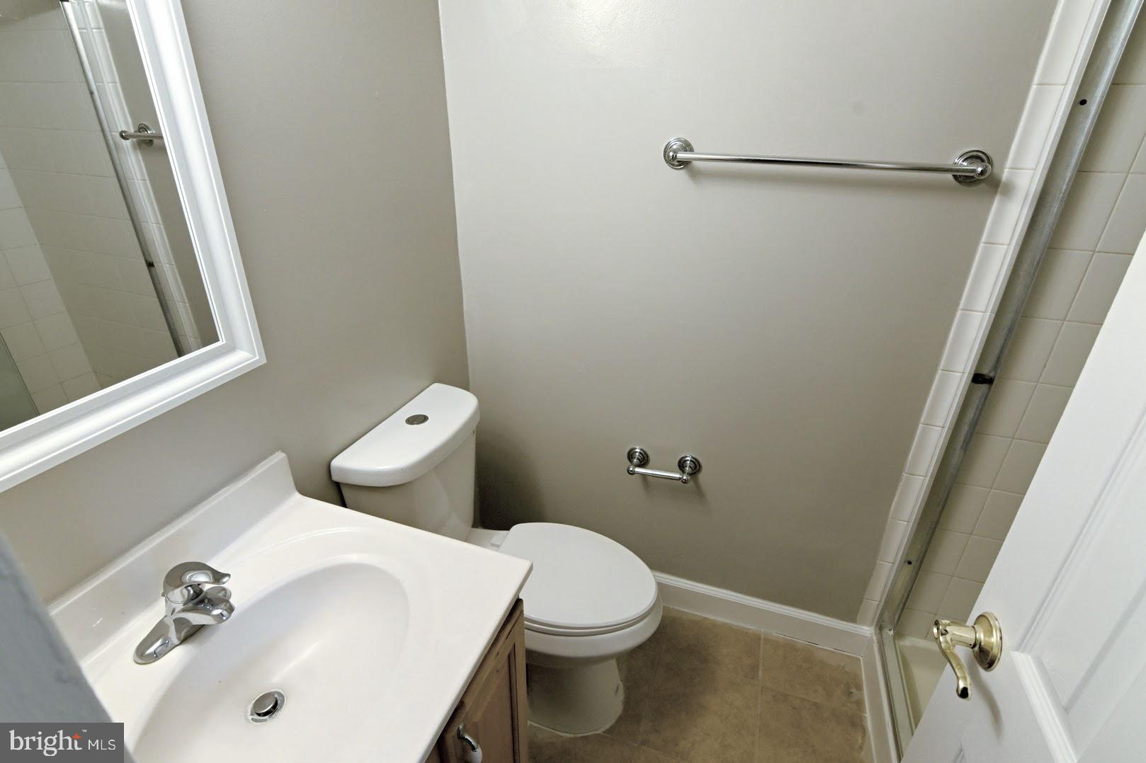 11658 Stoneview Square, Unit 2B Reston, VA 20191 - Photo 4 of 31 Gallery Image 4