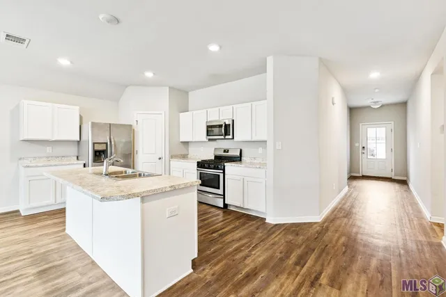 $205,900 | 28473 Evangeline Lane, Albany, LA 70711