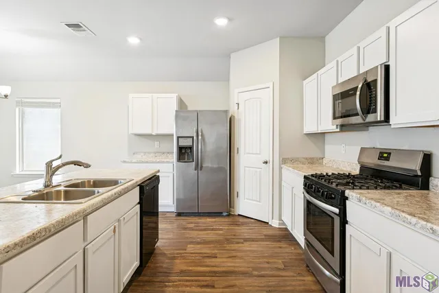 $205,900 | 28473 Evangeline Lane, Albany, LA 70711