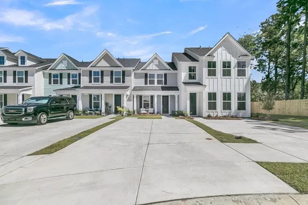 $305,990 | 739 Alma Square Drive, Moncks Corner, SC 29461