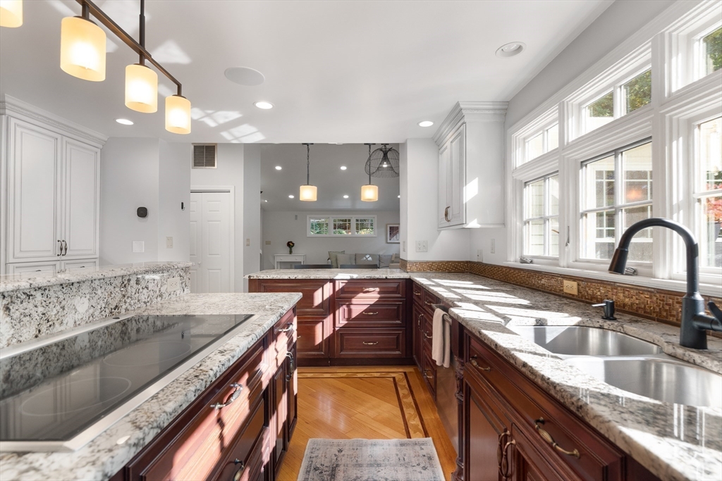 7 Bradley Road Andover, MA 01810 - Photo 4 of 39