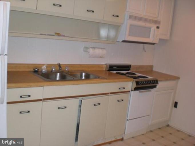 7817 Leland Road Manassas, VA 20111 - Photo 17 of 22 2nd kitchen could be used for In-Law Suite