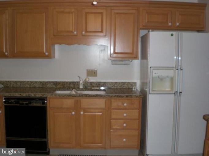 7817 Leland Road Manassas, VA 20111 - Photo 4 of 22 Upgraded Appliances & Granite Counter tops