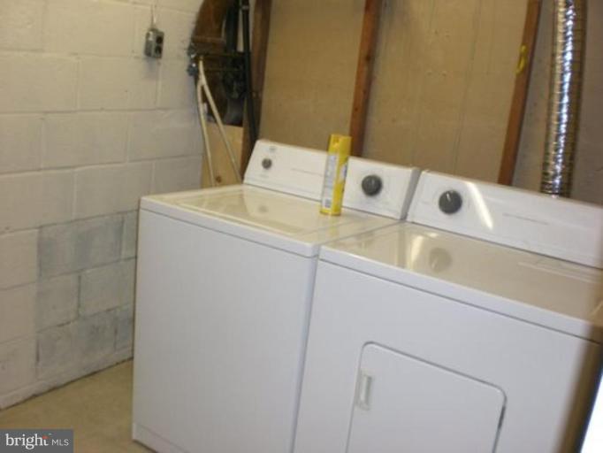 7817 Leland Road Manassas, VA 20111 - Photo 10 of 22 Lower Level Laundry