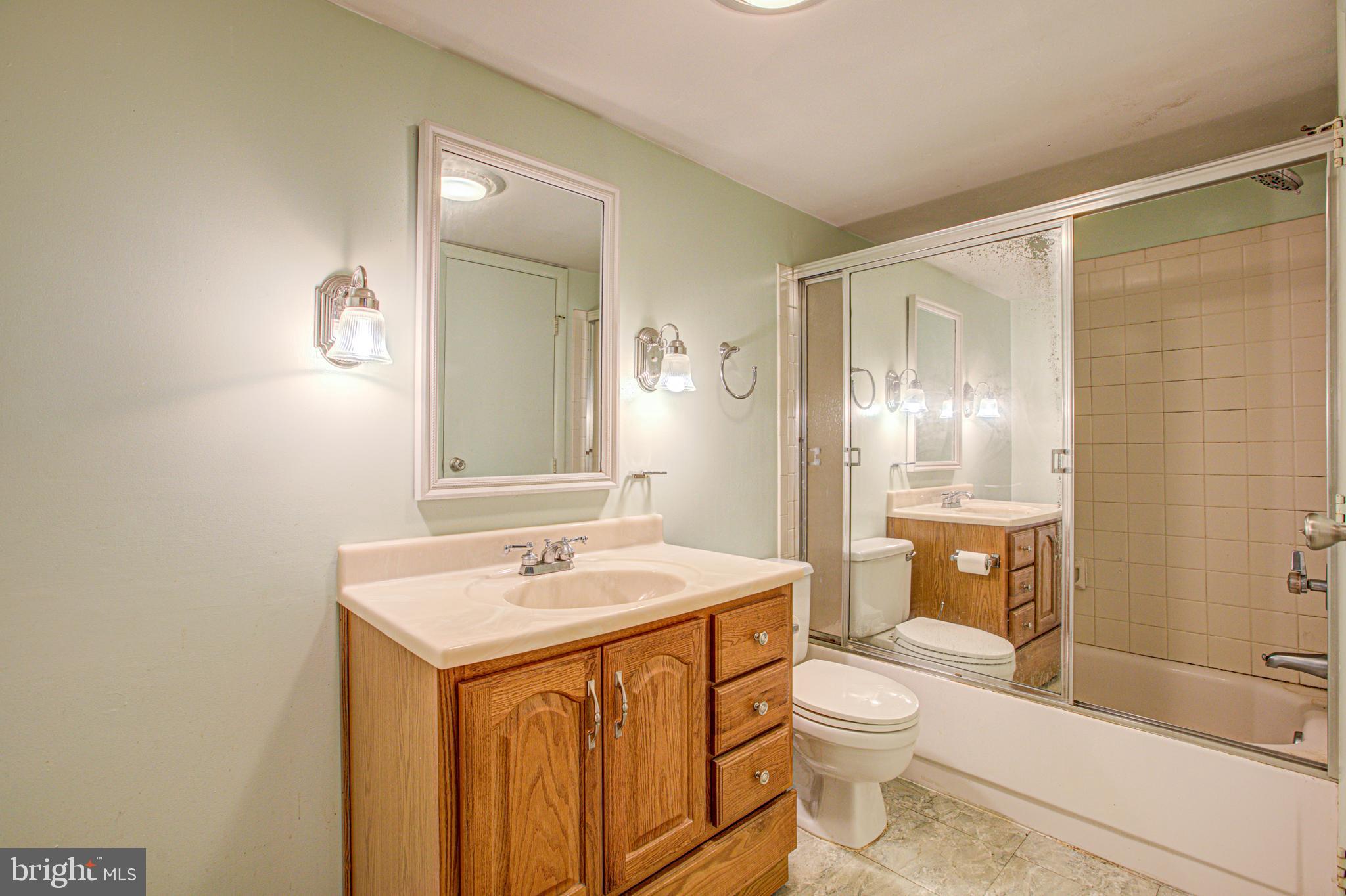 5816 Royal Ridge Drive, Unit K Springfield, VA 22152 - Photo 17 of 32 Bath
