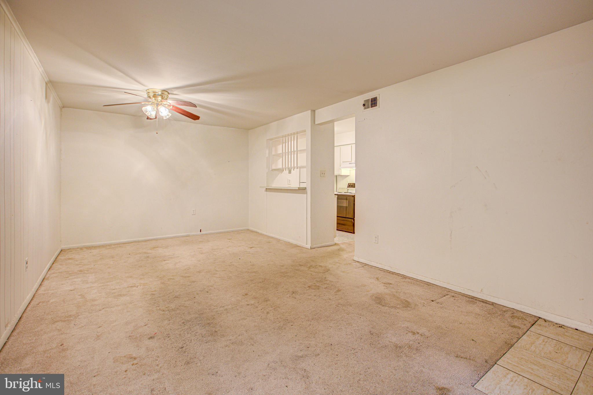 5816 Royal Ridge Drive, Unit K Springfield, VA 22152 - Photo 3 of 32 Living and dining room