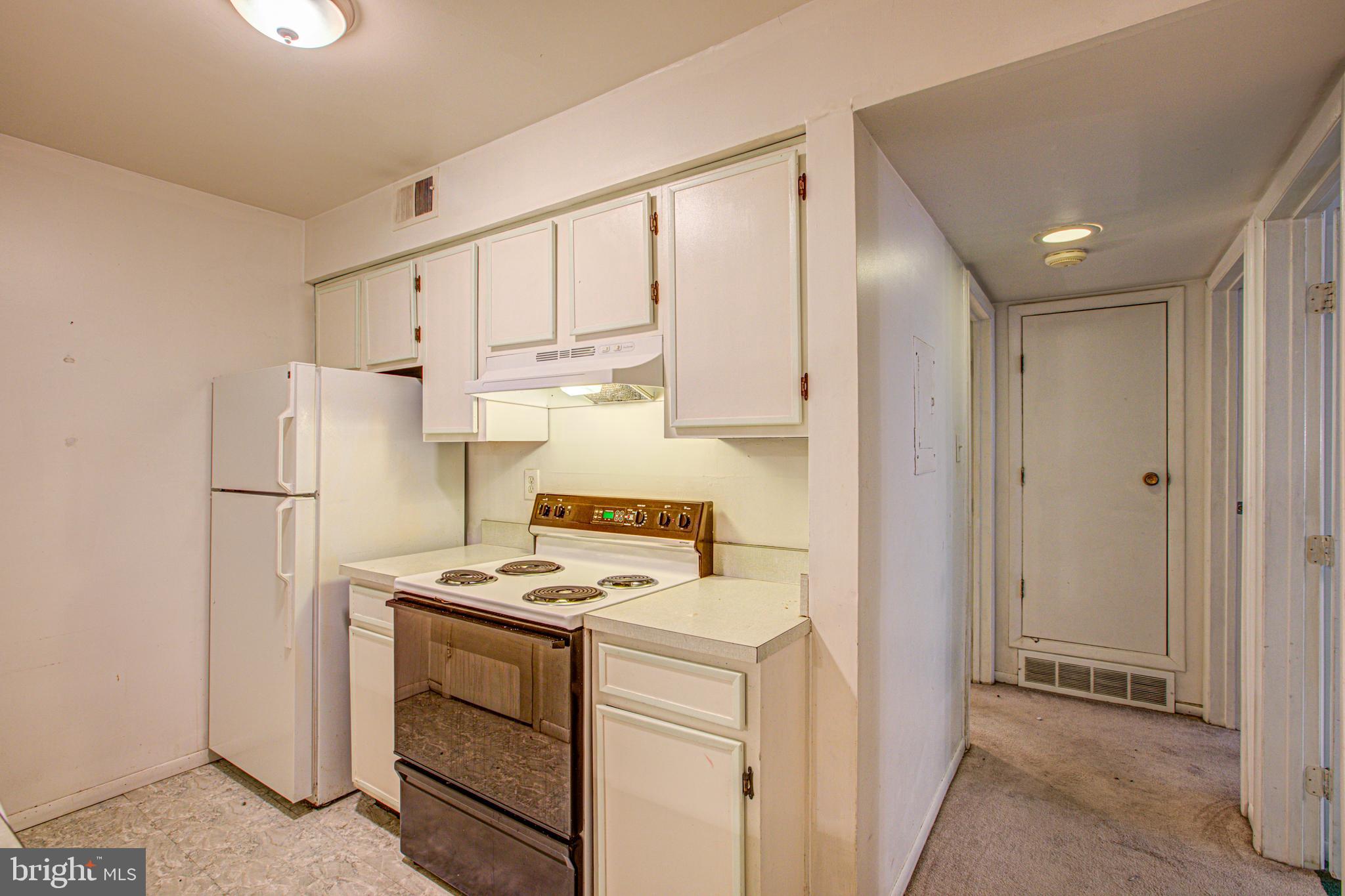 5816 Royal Ridge Drive, Unit K Springfield, VA 22152 - Photo 6 of 32