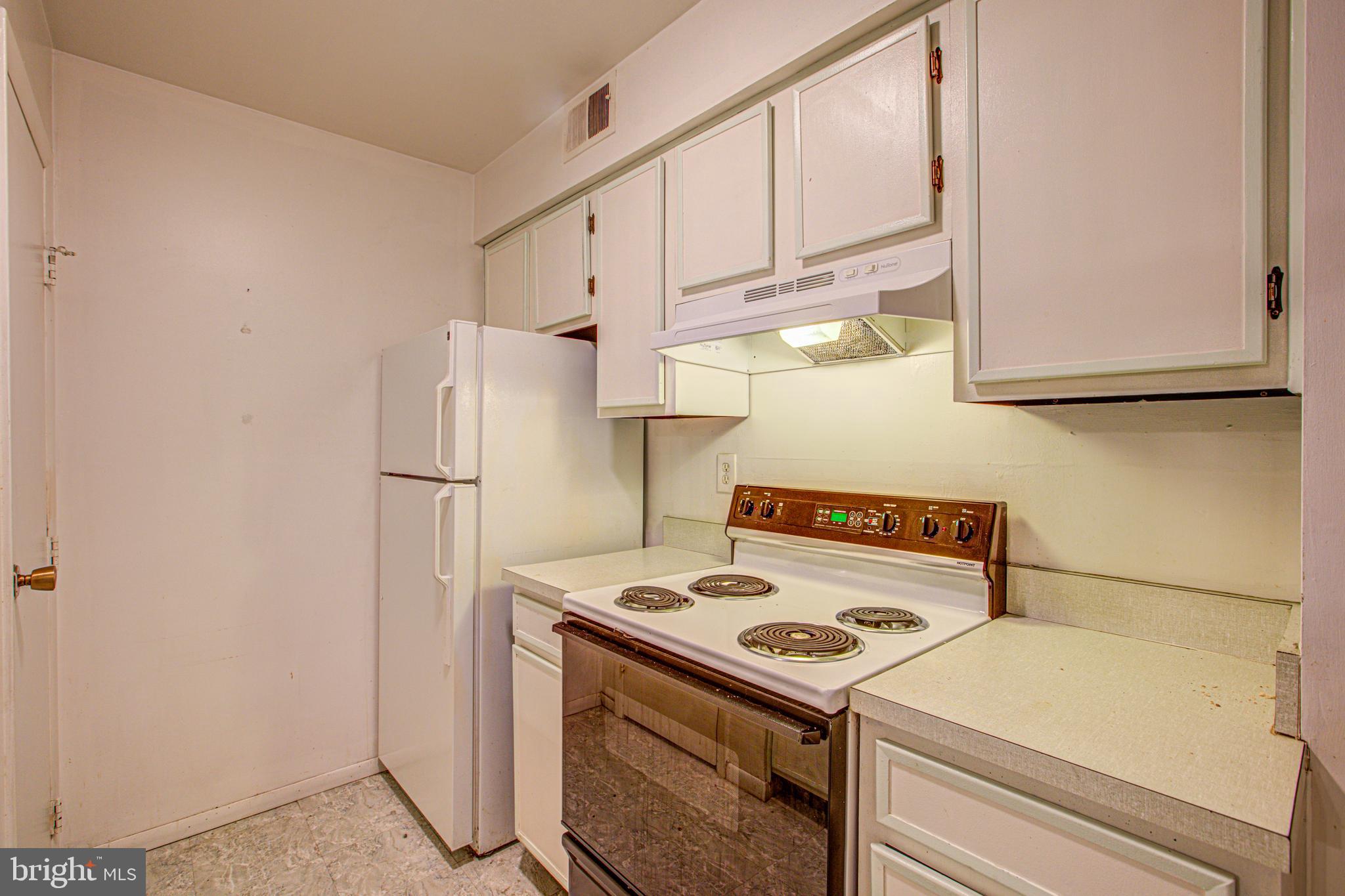 5816 Royal Ridge Drive, Unit K Springfield, VA 22152 - Photo 7 of 32