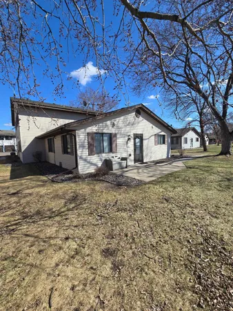 $1,395 | 6662 84th Court North, Brooklyn Park, MN 55445