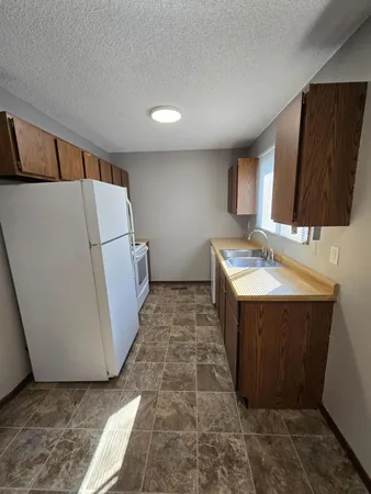 $1,395 | 6662 84th Court North, Brooklyn Park, MN 55445