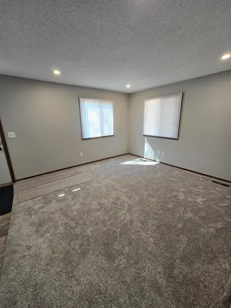 $1,395 | 6662 84th Court North, Brooklyn Park, MN 55445