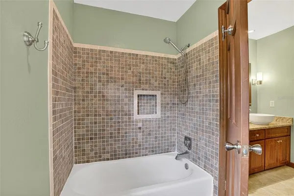 $940,000 | 1502 Azalea Street, Plant City, FL 33563