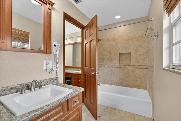 $940,000 | 1502 Azalea Street, Plant City, FL 33563