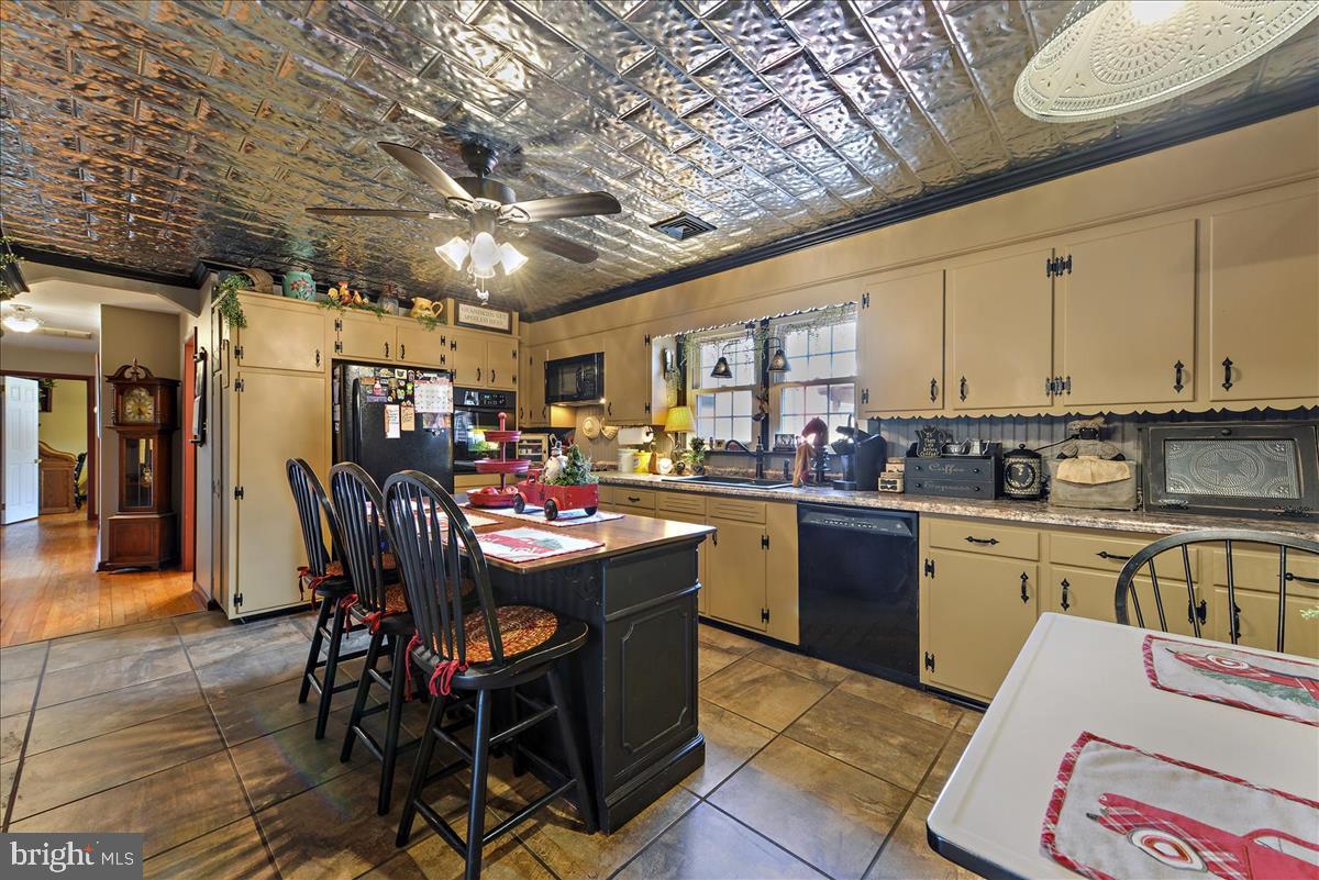 592 Nottingham Road Peach Bottom, PA 17563 - Photo 5 of 28 Kitchen