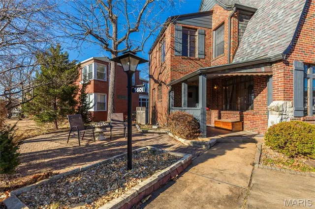 $439,000 | 7601 Gannon Avenue, University City, MO 63130