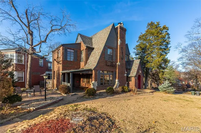 $439,000 | 7601 Gannon Avenue, University City, MO 63130