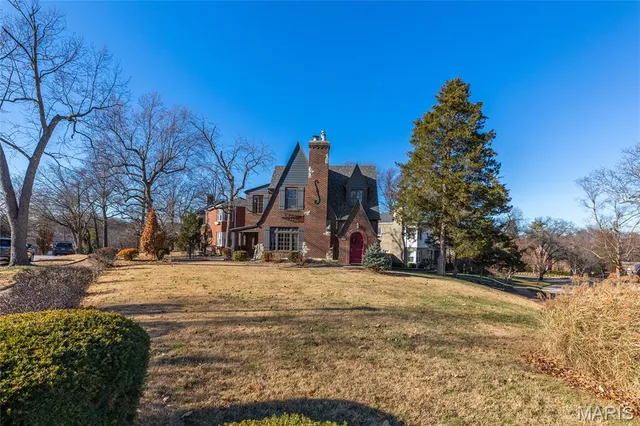 $439,000 | 7601 Gannon Avenue, University City, MO 63130