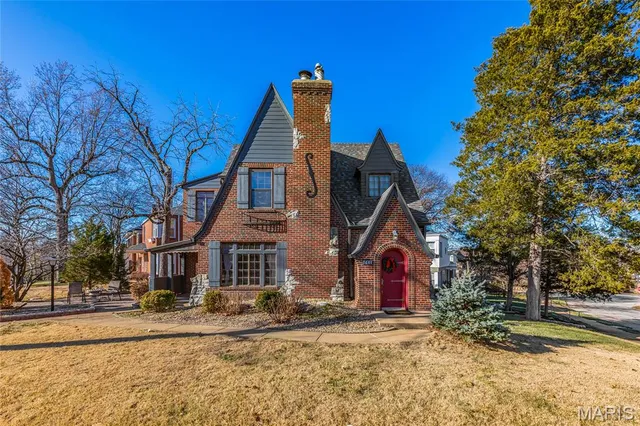 $439,000 | 7601 Gannon Avenue, University City, MO 63130
