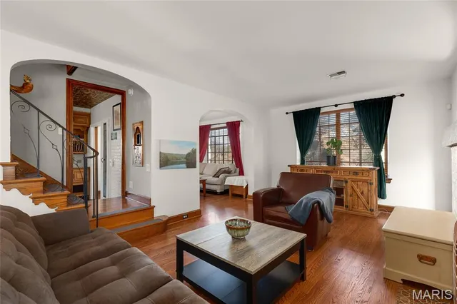 $439,000 | 7601 Gannon Avenue, University City, MO 63130