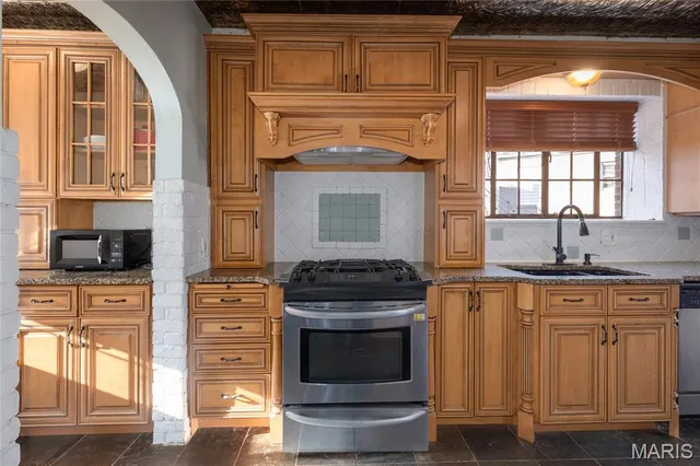 $439,000 | 7601 Gannon Avenue, University City, MO 63130