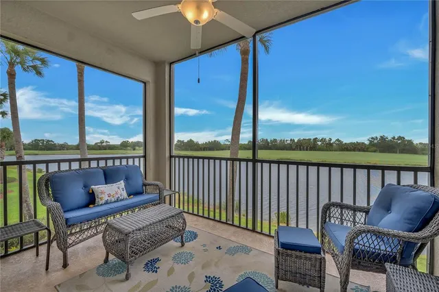 $2,100 | 7019 River Hammock Drive, Unit 202, Bradenton, FL 34212