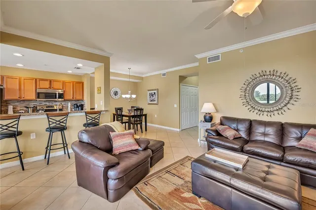 $2,100 | 7019 River Hammock Drive, Unit 202, Bradenton, FL 34212