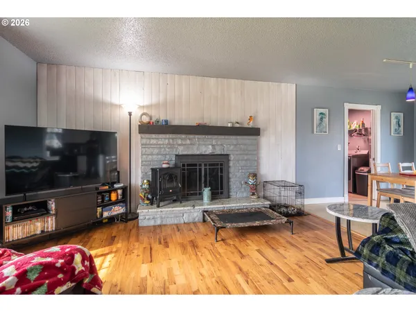 $349,000 | 266 Sherwood Drive, Sutherlin, OR 97479
