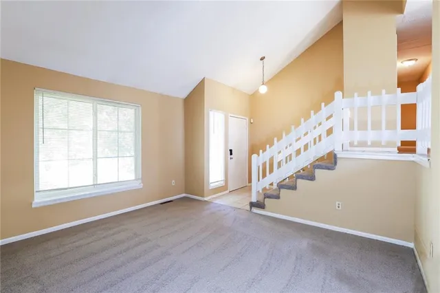 $1,935 | 529 Clyde Street, Liberty, MO 64068