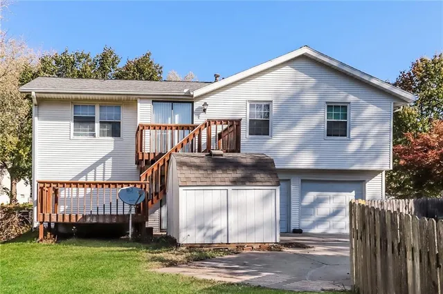 $1,935 | 529 Clyde Street, Liberty, MO 64068