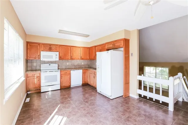 $1,935 | 529 Clyde Street, Liberty, MO 64068