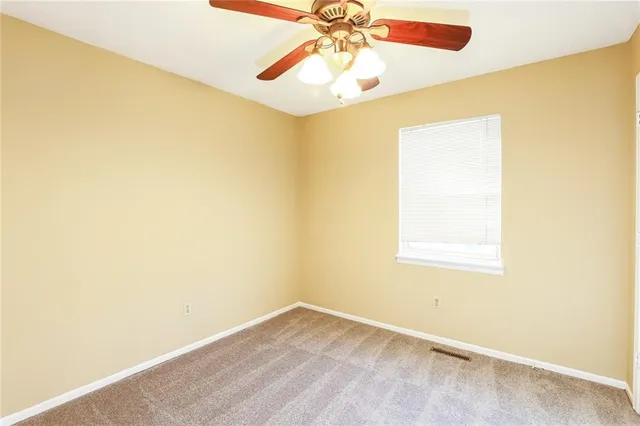 $1,935 | 529 Clyde Street, Liberty, MO 64068