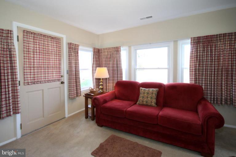 7408 Elgar Street Springfield, VA 22151 - Photo 19 of 30 Family Room #3