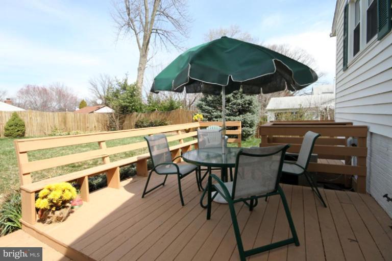 7408 Elgar Street Springfield, VA 22151 - Photo 24 of 30 Deck